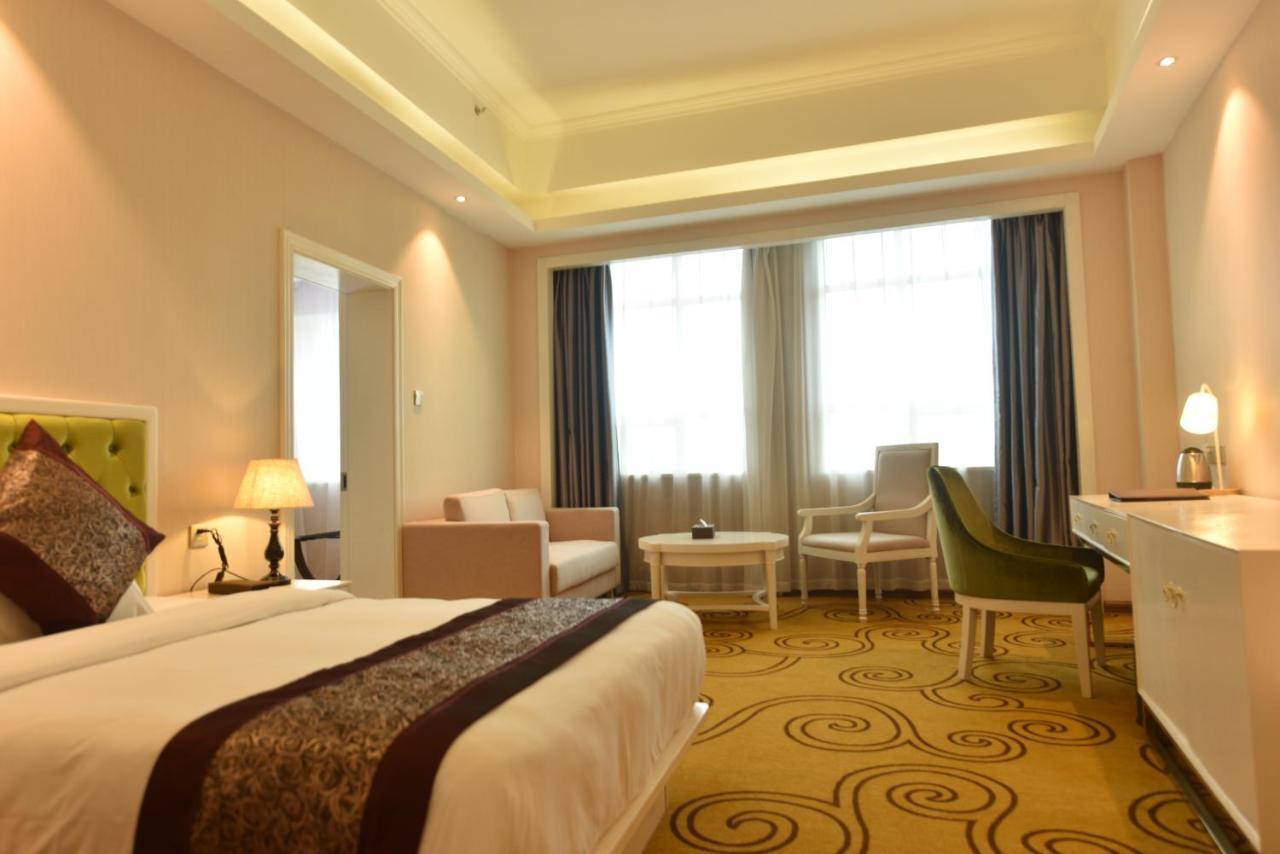 Hong Van Grand Hotel Mong Cai Exterior foto