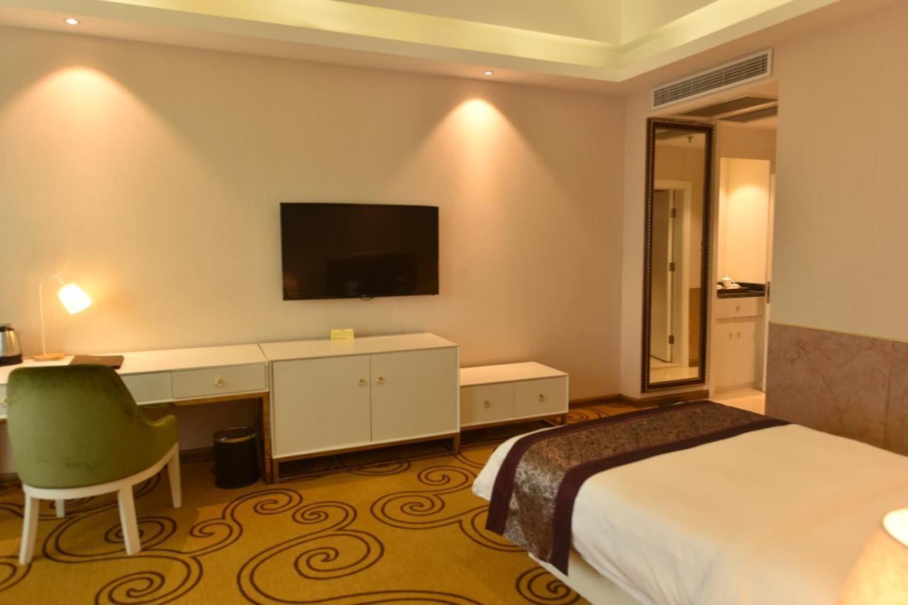 Hong Van Grand Hotel Mong Cai Exterior foto