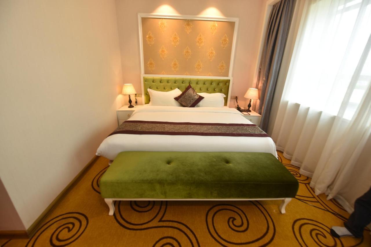 Hong Van Grand Hotel Mong Cai Exterior foto