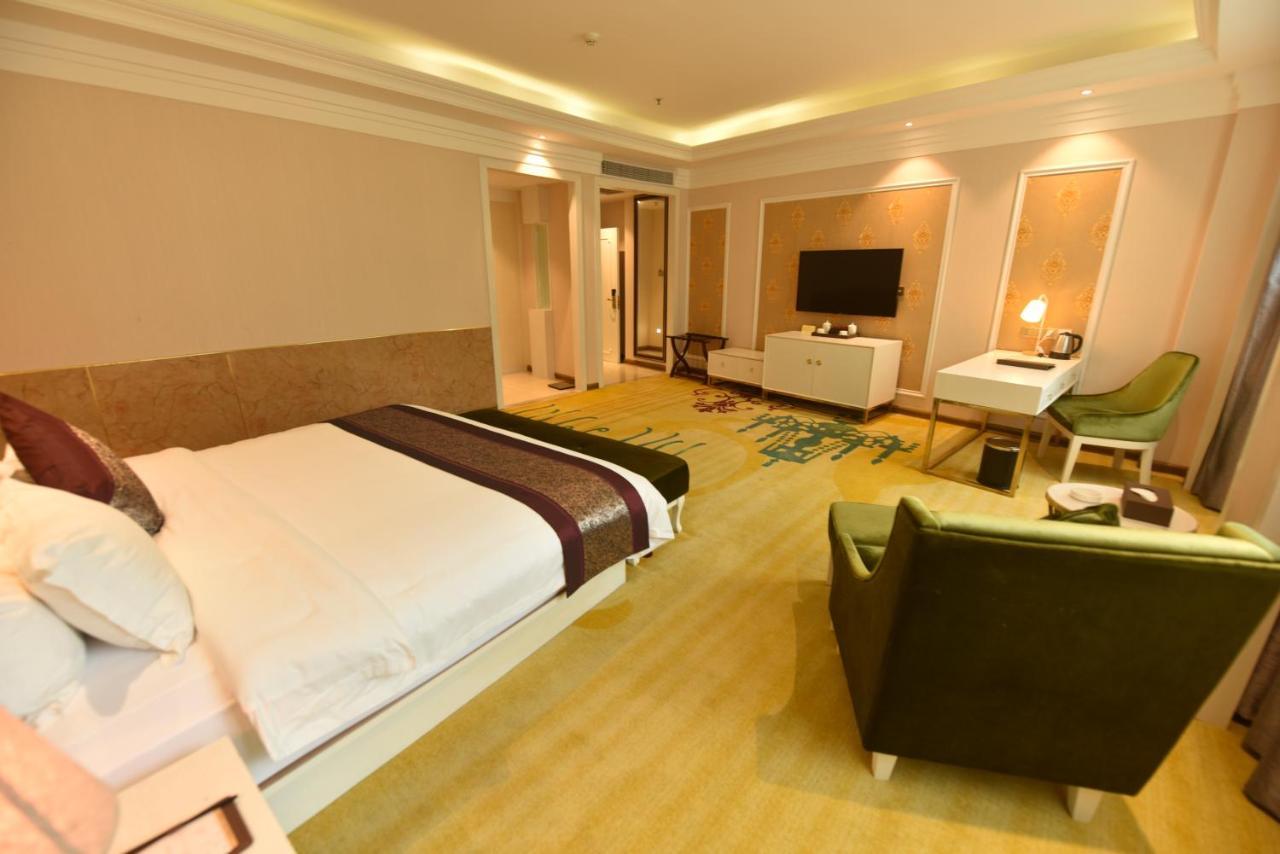 Hong Van Grand Hotel Mong Cai Exterior foto