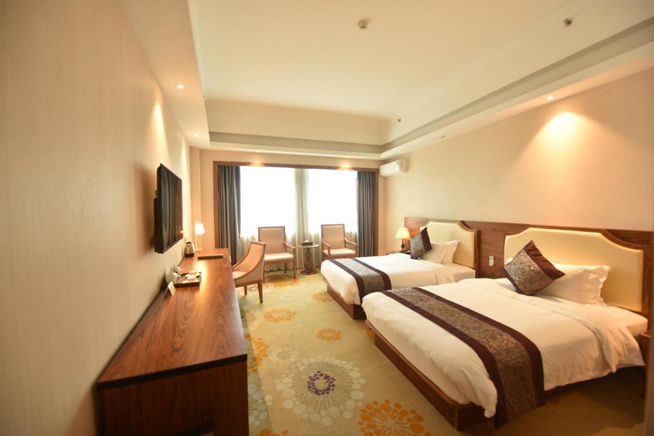 Hong Van Grand Hotel Mong Cai Exterior foto